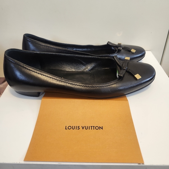 Louis Vuitton "Uniformes" Black Ballet Flats Gold LV Bow Sz. 7/37 Ret. $895 - Picture 2 of 11